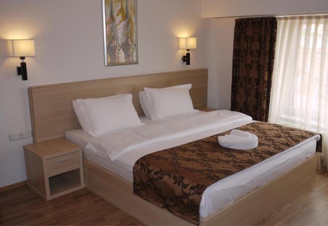 Hotel Pinocchio Pristina Buitenkant foto