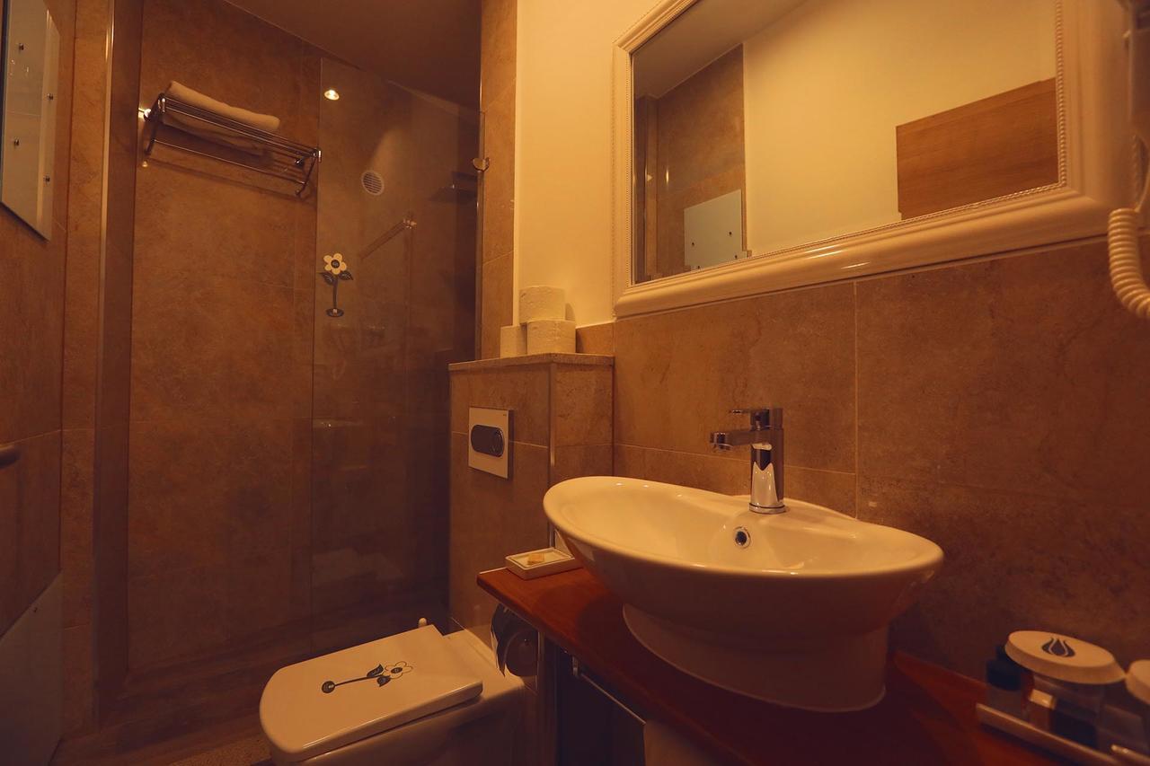 Hotel Pinocchio Pristina Buitenkant foto