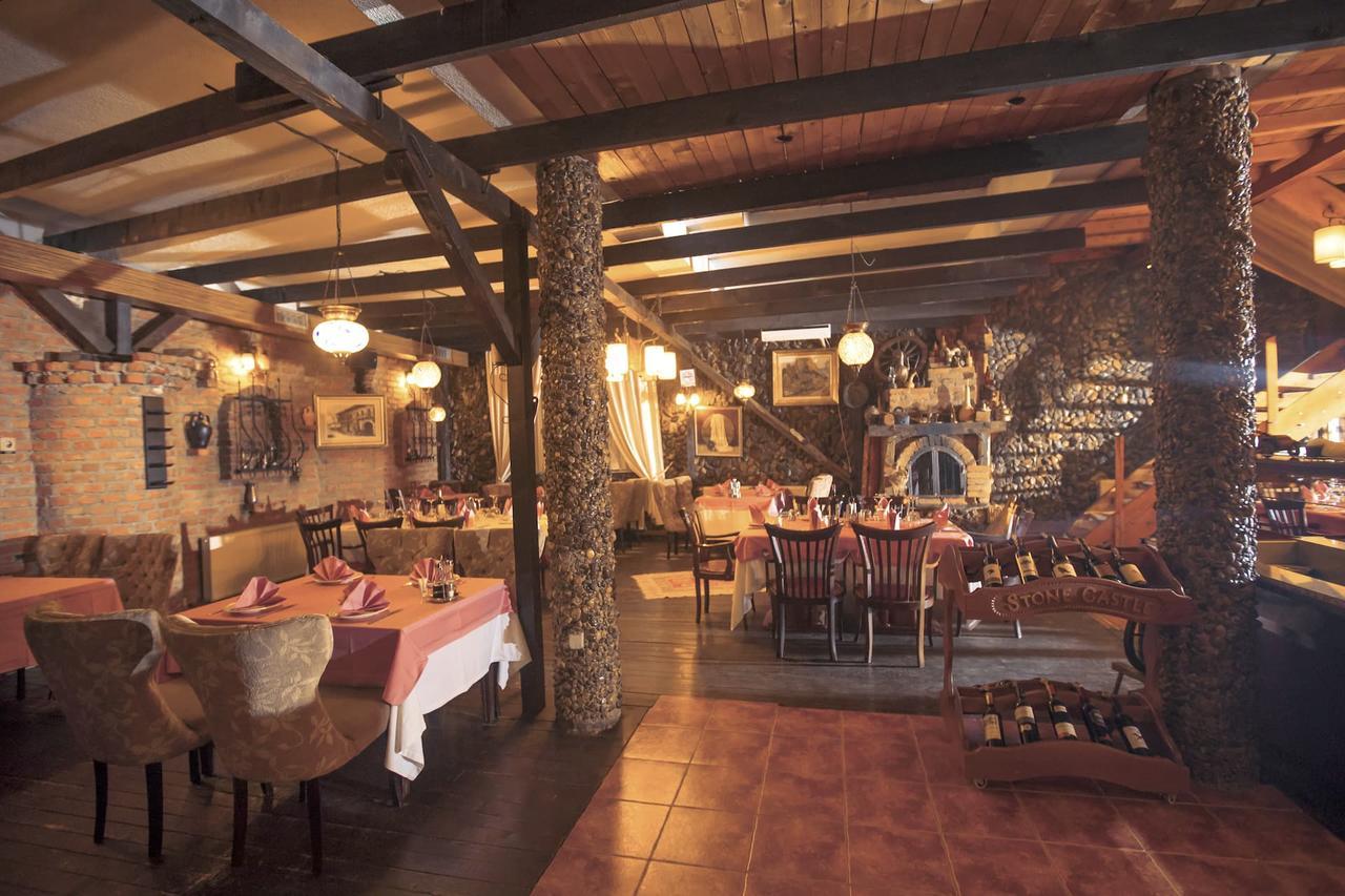 Hotel Pinocchio Pristina Buitenkant foto